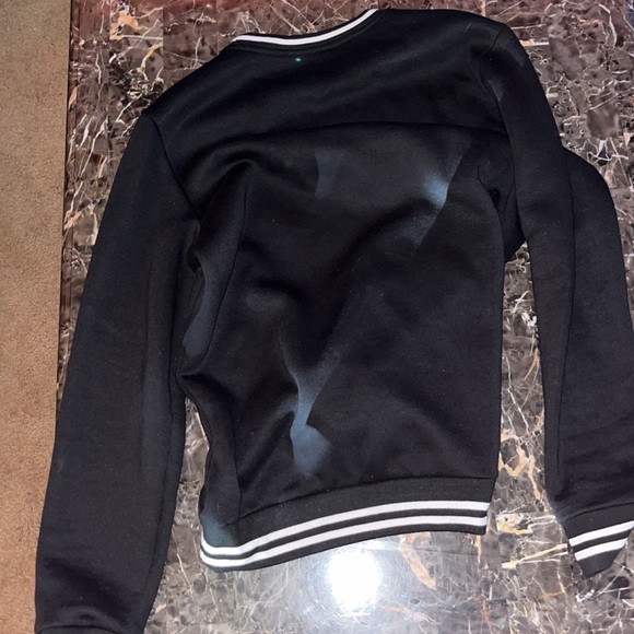 Guess sweater tag ripped off but still great condition - Picture 4 of 4